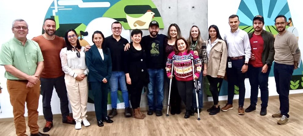 andreanimalidad's tweet photo. ¡Propusimos un Plan Maestro de Centros Regionales de Bienestar Animal para domésticos grandes y pequeños, y ya este equipo está en marcha! Gracias a mi UTL y al gobierno @activosSAE @MinAmbienteCo @ICACOLOMBIA @MinSaludCol por caminarle. Gracias @ipybac @AlcaldiadeMed por apoyar. https://t.co/EfPaB4XQNS