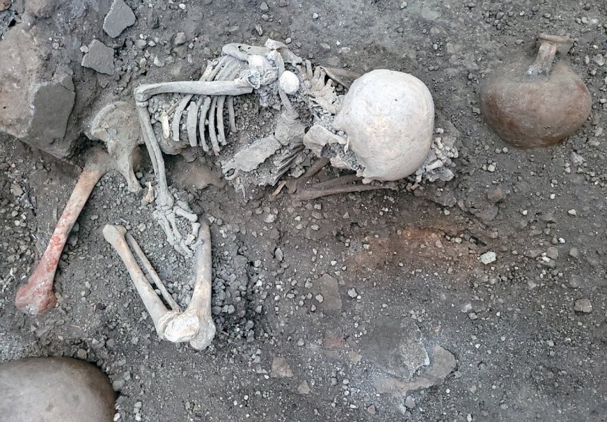 qubithu's tweet photo. Két új csontvázra bukkantak #Pompeii-ben #lelet #régészet https://t.co/IA9CP1vqXn https://t.co/M5LSbQAvC0