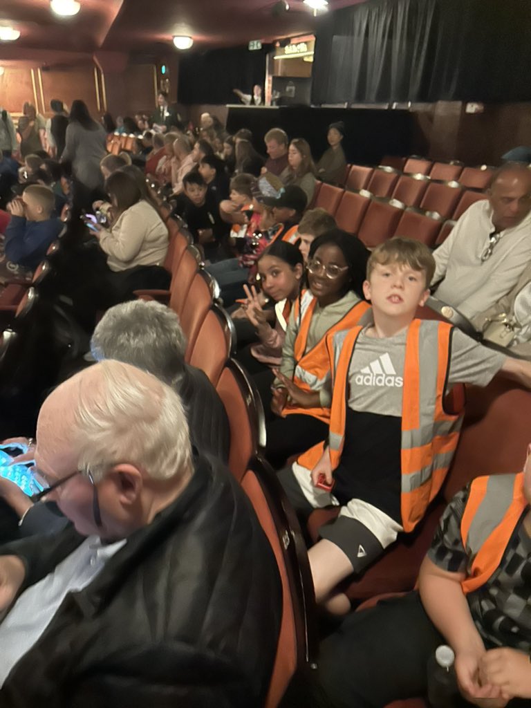 Roundhay Year 6 tweet media