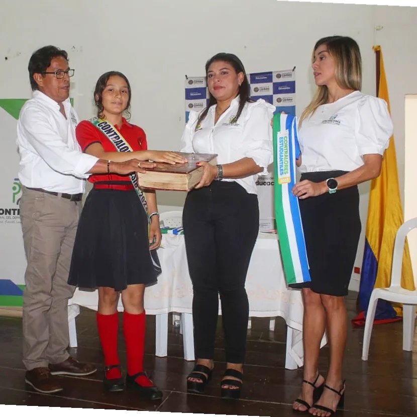 Contraloria_Cba's tweet photo. Hoy se llevó a cabo la toma de posesión de los Contralores Estudiantiles de los municipios de Cereté, San Carlos, San Pelayo, Cotorra y Ciénaga de Oro. Más información 👇
https://t.co/q9ClHvcvHg https://t.co/9MsKBeqvho