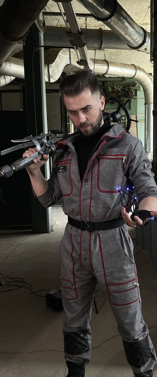 Grayson_Fin's tweet photo. Welcome, comrade
P-3 cosplay by me!
#atomichearth #p3 https://t.co/rC4jaa2Doo