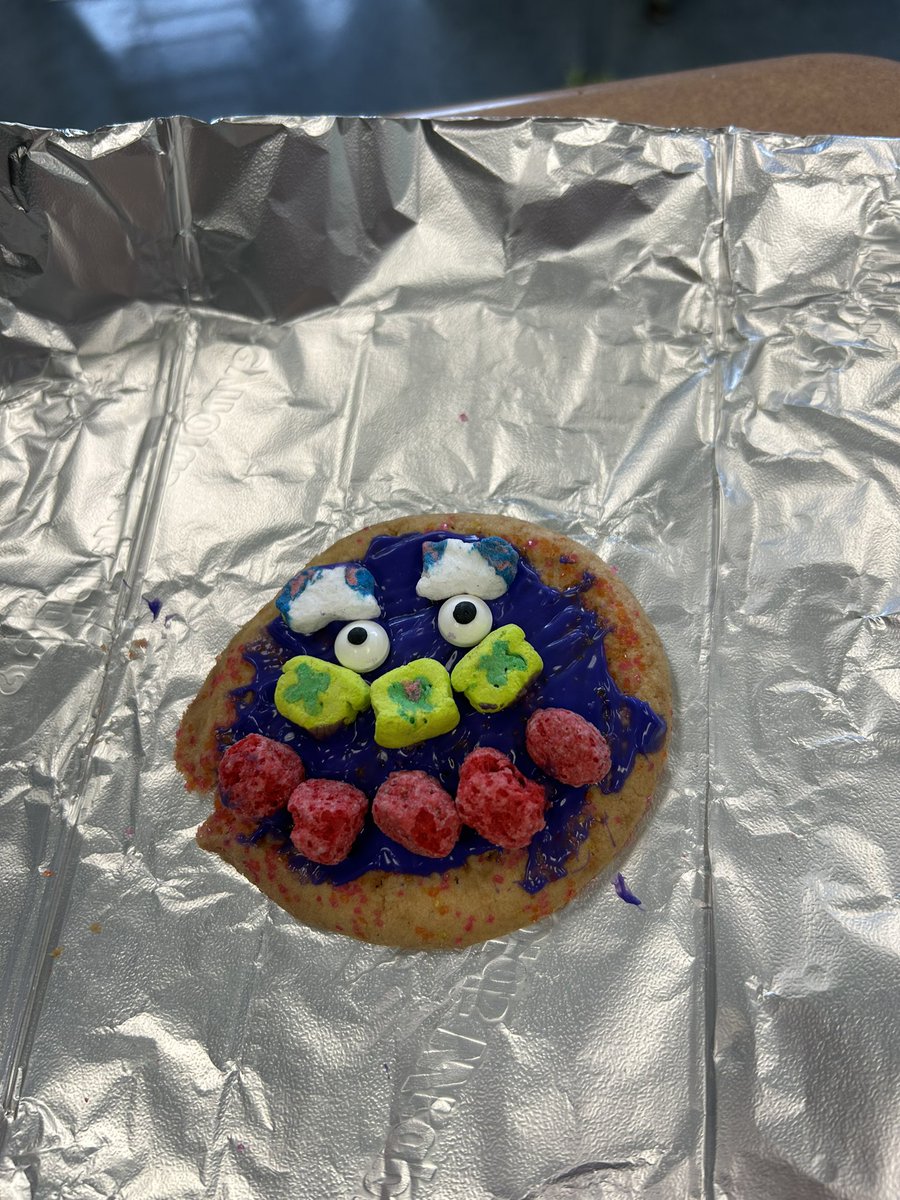 sciwithmrse's tweet photo. Students created these adorable cookies during our Protein Synthesis Cookie Lab. https://t.co/PGlvoDwDWR