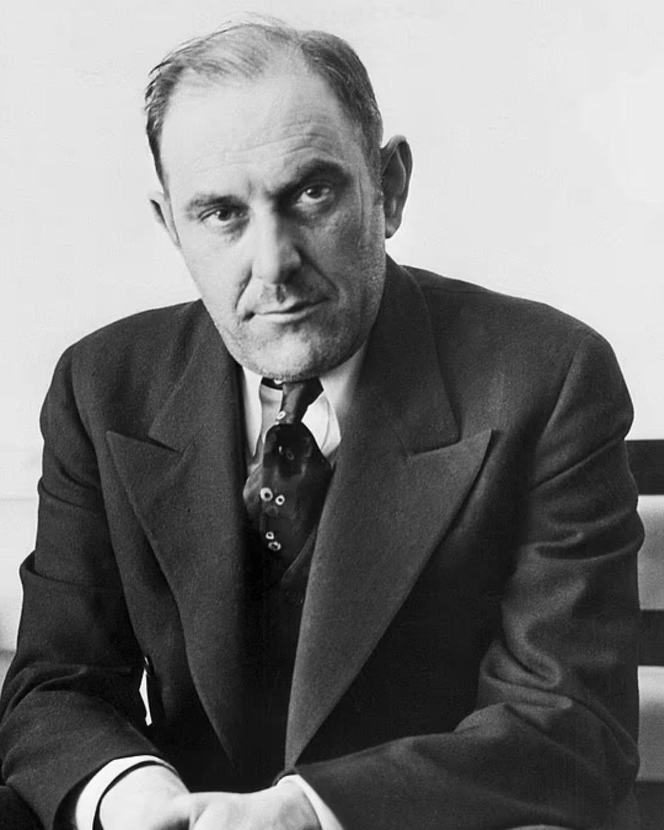 Victor Lustig. AKA: Count Lustig, the man who sold the Eiffel Tower - twice.

Okay this guys was a bad one compared to the previous person I posted about.

From Wikipedia:

Victor Lustig, January 4, 1890 – March 11, 1947, was a highly skilled con artist from Austria-Hungary, who