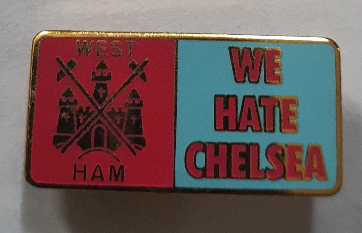 +++ Matos perso :

pin's :
'West Ham - We Hate Chelsea ' 
🏴󠁧󠁢󠁥󠁮󠁧󠁿 👊🏻

#WestHamUtd #InterCityFirm 
#ForeverBlowingBubbles 
#BoleynGround #UptonPark 
#Hammers