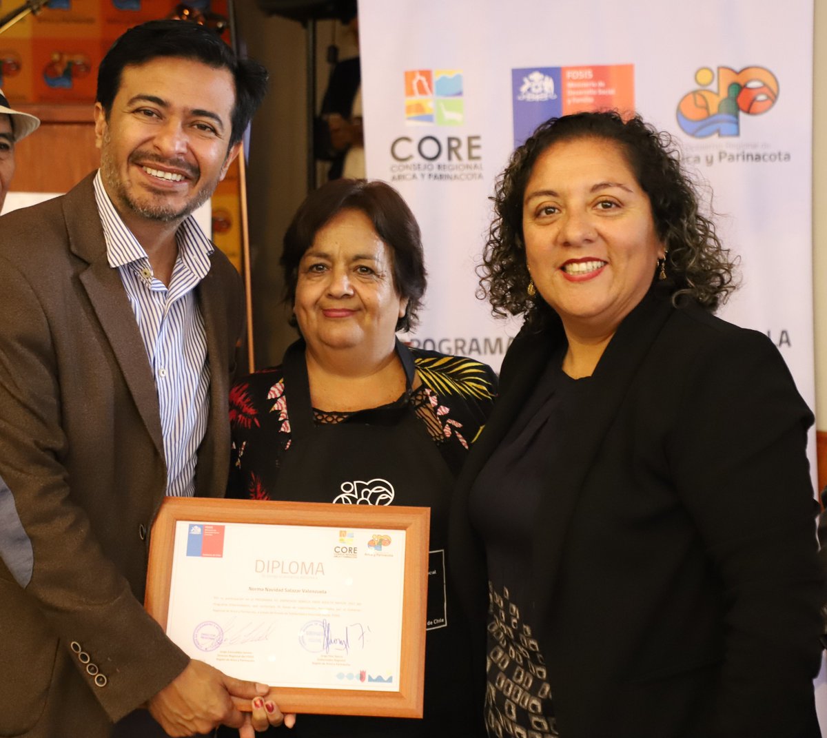 GoreAyP's tweet photo. 🟡En representación del Gobernador Regional, Siboney Sanzana Guerrero, asiste a entrega de Certificación del Programa Yo Emprendo Semilla FNDR Adulto Mayor 2022. Además los Consejeros Regionales Ximena Valcarce y Gary Tapia. https://t.co/1g41e5riUI