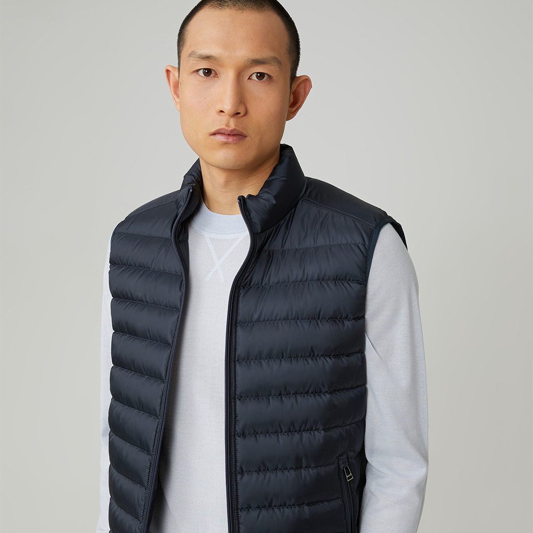 The most is often said in fewer words – much like Windsor’s understated luxury. Evoking casual elegance and modern appeal, from tailored wear, to polos, to shirts, explore the Spring/Summer collection and thrive in the present, always. Click the link. bit.ly/3WbltYy