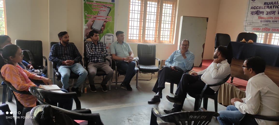 pandeyarchit23's tweet photo. Today Meeting with State project manager (inductus) Block Haldwani ( REAP) Nainital @basava_ias @ManojBh44702090 @nitikakh22 @pushkardhami @REAPUttarakhand @REAPNainital @dd_msydav @CdoNainital https://t.co/ysdFAetK0g
