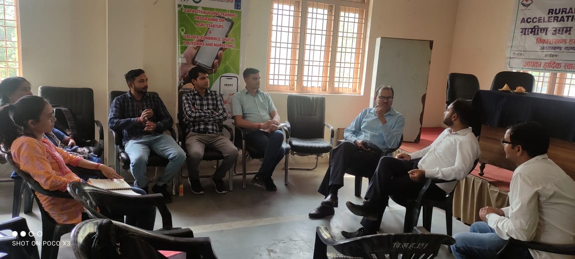 pandeyarchit23's tweet photo. Today Meeting with State project manager (inductus) Block Haldwani ( REAP) Nainital @basava_ias @ManojBh44702090 @nitikakh22 @pushkardhami @REAPUttarakhand @REAPNainital @dd_msydav @CdoNainital https://t.co/ysdFAetK0g