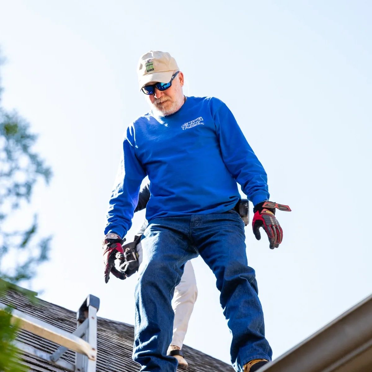 divkangaroof's tweet photo. When it comes to roofing, our team has the experience and knowledge to get the job done right. Trust us to handle all of your roofing needs. https://t.co/nu0BYBfK2O