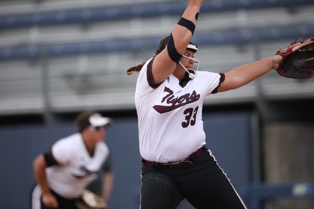 T2 | Courtney Patterson got the final out of the Trojans' half-inning with her strikeout!

📺 bit.ly/3Ocd850
📊 bit.ly/3nWxBQE
#️⃣ #TigerUp