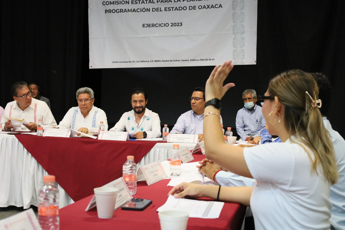 blancaluzmtz's tweet photo. Esta mañana se llevó a cabo la Sesión de Instalación del Pleno de la Comisión Estatal para la Planeación y Programación de la Educación Media Superior del Estado de Oaxaca 2023.

En el @CECyTEOaxaca refrendamos nuestro compromiso con la educación de las y los jóvenes oaxaqueños y de sumar esfuerzos para fortalecer al sector educativo en nuestro estado. 

#UnPuebloTransformandoSuHistoria
#ComunidadCECyTE