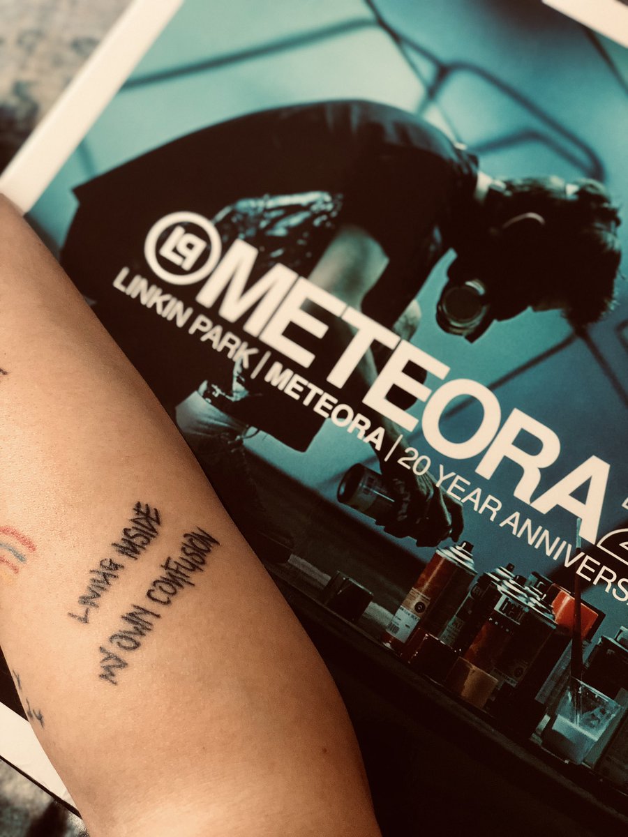 RosannaCost's tweet photo. "Living inside my own confusion"
Simple, honest and deep...
This is @chesterbe... This is @linkinpark... And this is my whole life! ❤️
#Lost #Meteora20 #Meteora #LostDemos
#ChesterBennington
#MakeChesterProud
#CelebrateChesterLife https://t.co/BZm1ULl5Ac