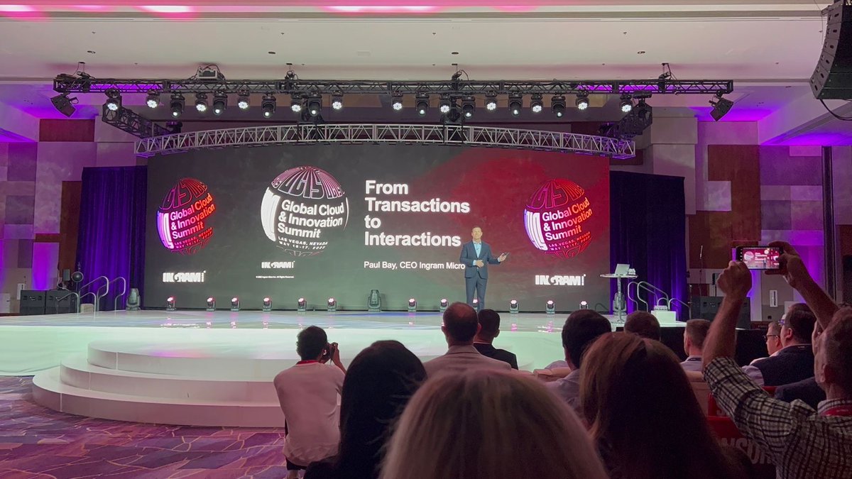 QueueAssociates's tweet image. 🎤 @QueueAssociates executives @goldstein_jeff, Chiara James &amp;amp; Erika Williams are at #IngramMicroGCIS23 in Las Vegas! They attended the inspiring keynote by @IngramMicroInc CEO @IMPaulBay. 🎉

Thanks to Jeff &amp;amp; @STILLTITU Sarder of @LLTV1 for capturing these moments. #MSPartner