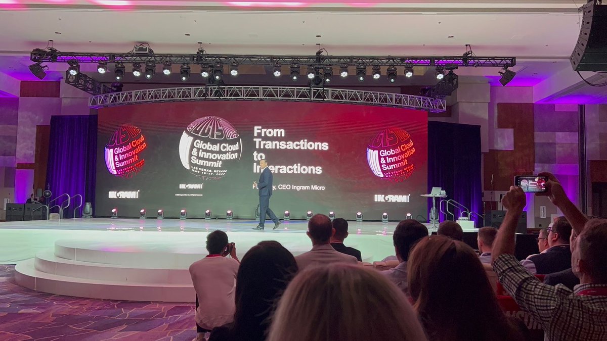 QueueAssociates's tweet image. 🎤 @QueueAssociates executives @goldstein_jeff, Chiara James &amp;amp; Erika Williams are at #IngramMicroGCIS23 in Las Vegas! They attended the inspiring keynote by @IngramMicroInc CEO @IMPaulBay. 🎉

Thanks to Jeff &amp;amp; @STILLTITU Sarder of @LLTV1 for capturing these moments. #MSPartner