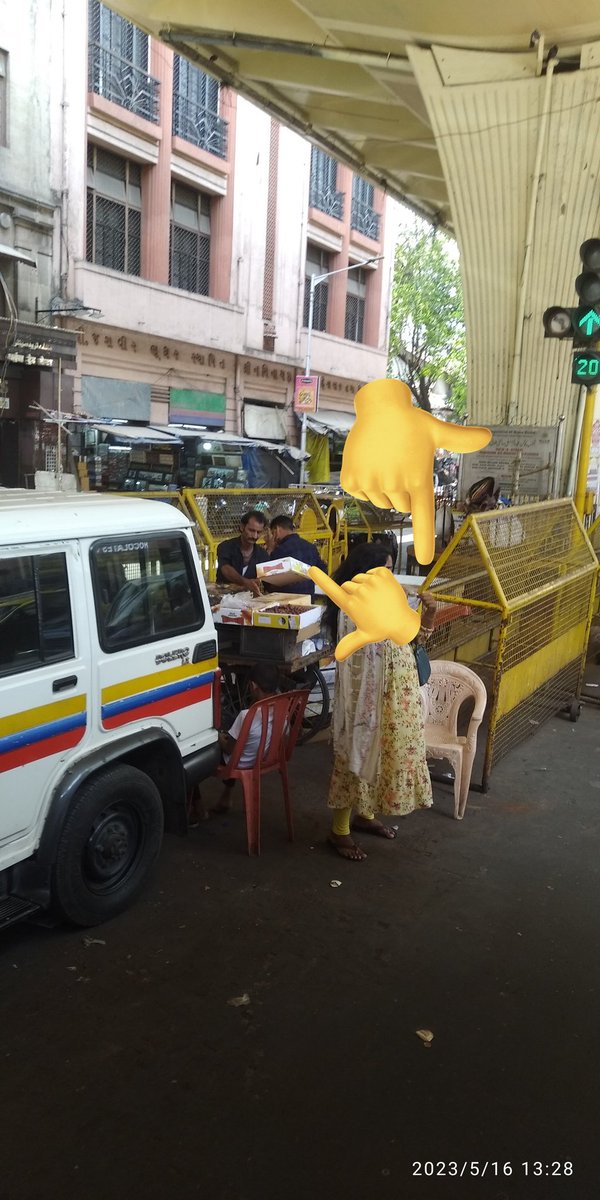 Abbaschatriwala's tweet photo. @v_mumbadevi @mybmcWardB @mybmc @IqbalSinghChah2 @velrasu_p @CMOMaharashtra @AUThackeray @maha_governor @Dev_Fadnavis @BJP4MumbaiCity @BJP4MCGM @MumbadeviC @MumbadeviYuva @PMOIndia @Kamlakar_Shenoy @Petition_Group @Darbar37947591 @RuksanaMesaniya @FAIZKHAN0611 @AAPWARD_224 @mid_waytimes @ACI_Mumbai @myBESTElectric @AshwiniBhide @ajitanjum @ravishndtv @sujitnair90 @uday_activist @bbcnewsmarathi @the_hindu @AltNews @dhruv_rathee @dongriexpress @abhisar_sharma @TheDeshBhakt @zoo_bear @zoru75 @iam_juhi @FoundationHands @fpjindia @richapintoi @JaihindSattar @sanjayp_1 @CPMumbaiPolice @HeadMCF @Bhimanisulaiman @anjali_damania @mybmcWardB has live #CCTV of it's jurisdiction area
OUR BARKING4 #PEDESTRIAN #FOOTPATH #ROADS is nOt Heard/Seen with
Ears/Eyes
Respectively
Hon @nitin_gadkari ji with #Highways #nhai pls free Urban/Village roads from encroachment @suchetadalal #SosFootpath #SosUrbanRoads #Sos https://t.co/uNyua3aje6