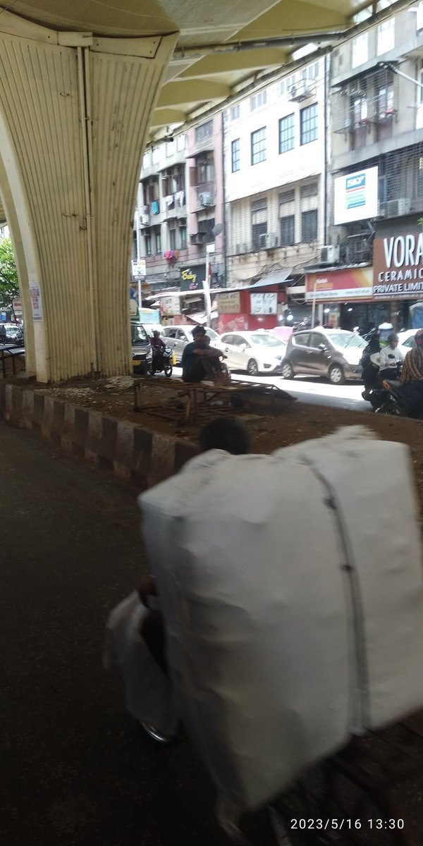 Abbaschatriwala's tweet photo. @v_mumbadevi @mybmcWardB @mybmc @IqbalSinghChah2 @velrasu_p @CMOMaharashtra @AUThackeray @maha_governor @Dev_Fadnavis @BJP4MumbaiCity @BJP4MCGM @MumbadeviC @MumbadeviYuva @PMOIndia @Kamlakar_Shenoy @Petition_Group @Darbar37947591 @RuksanaMesaniya @FAIZKHAN0611 @AAPWARD_224 @mid_waytimes @ACI_Mumbai @myBESTElectric @AshwiniBhide @ajitanjum @ravishndtv @sujitnair90 @uday_activist @bbcnewsmarathi @the_hindu @AltNews @dhruv_rathee @dongriexpress @abhisar_sharma @TheDeshBhakt @zoo_bear @zoru75 @iam_juhi @FoundationHands @fpjindia @richapintoi @JaihindSattar @sanjayp_1 @CPMumbaiPolice @HeadMCF @Bhimanisulaiman @anjali_damania @mybmcWardB has live #CCTV of it's jurisdiction area
OUR BARKING4 #PEDESTRIAN #FOOTPATH #ROADS is nOt Heard/Seen with
Ears/Eyes
Respectively
Hon @nitin_gadkari ji with #Highways #nhai pls free Urban/Village roads from encroachment @suchetadalal #SosFootpath #SosUrbanRoads #Sos https://t.co/uNyua3aje6
