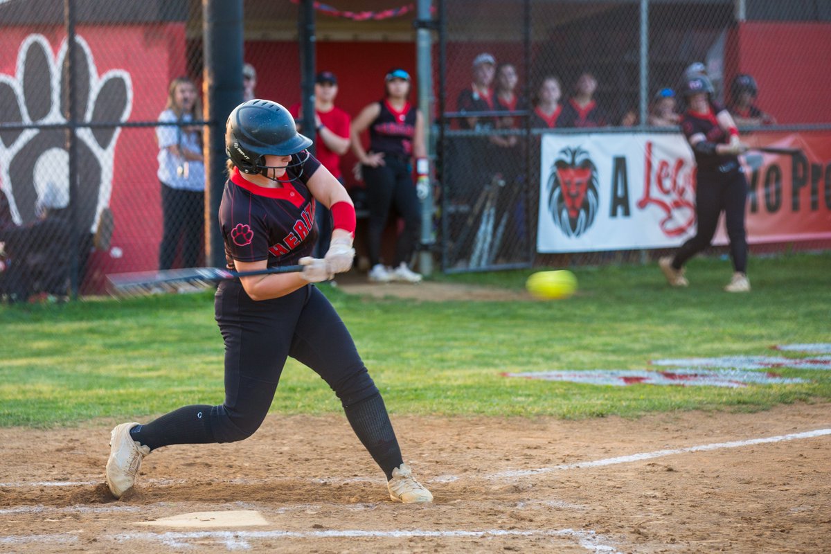 Photos from the Dominion game softball win on 5-15 are available at drive.google.com/drive/folders/…
Feel free to use as you want. 

<a href="/HHSPrideSports/">HHSAthletics</a> <a href="/heritagepridesb/">Heritage Softball</a> <a href="/TheHHSChaosCrew/">HHS Chaos Crew</a>