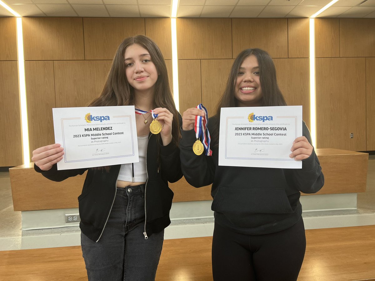 Mrs_Stewart_'s tweet photo. Big shoutout to this group!!! They were awarded for their photography from this year from the Kansas Scholastic Press Association. 👏🏻👏🏻👏🏻
Mia Melendez - Superior
Maria Fuentes - Honorable Mention
Jennifer Romero-Segovia - Superior
Sheng Thao - Honorable Mention
#TMSCode https://t.co/0EliNY8DCd