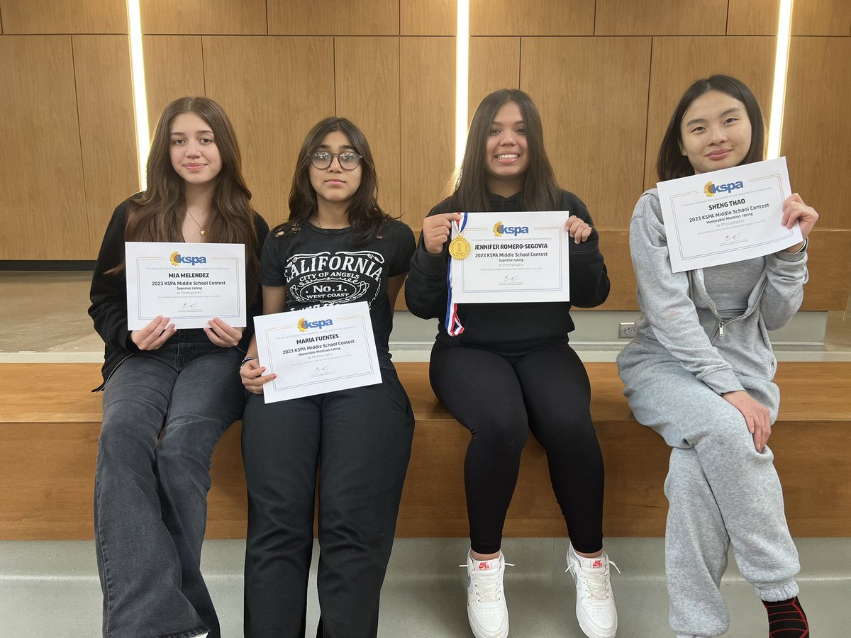 Mrs_Stewart_'s tweet photo. Big shoutout to this group!!! They were awarded for their photography from this year from the Kansas Scholastic Press Association. 👏🏻👏🏻👏🏻
Mia Melendez - Superior
Maria Fuentes - Honorable Mention
Jennifer Romero-Segovia - Superior
Sheng Thao - Honorable Mention
#TMSCode https://t.co/0EliNY8DCd