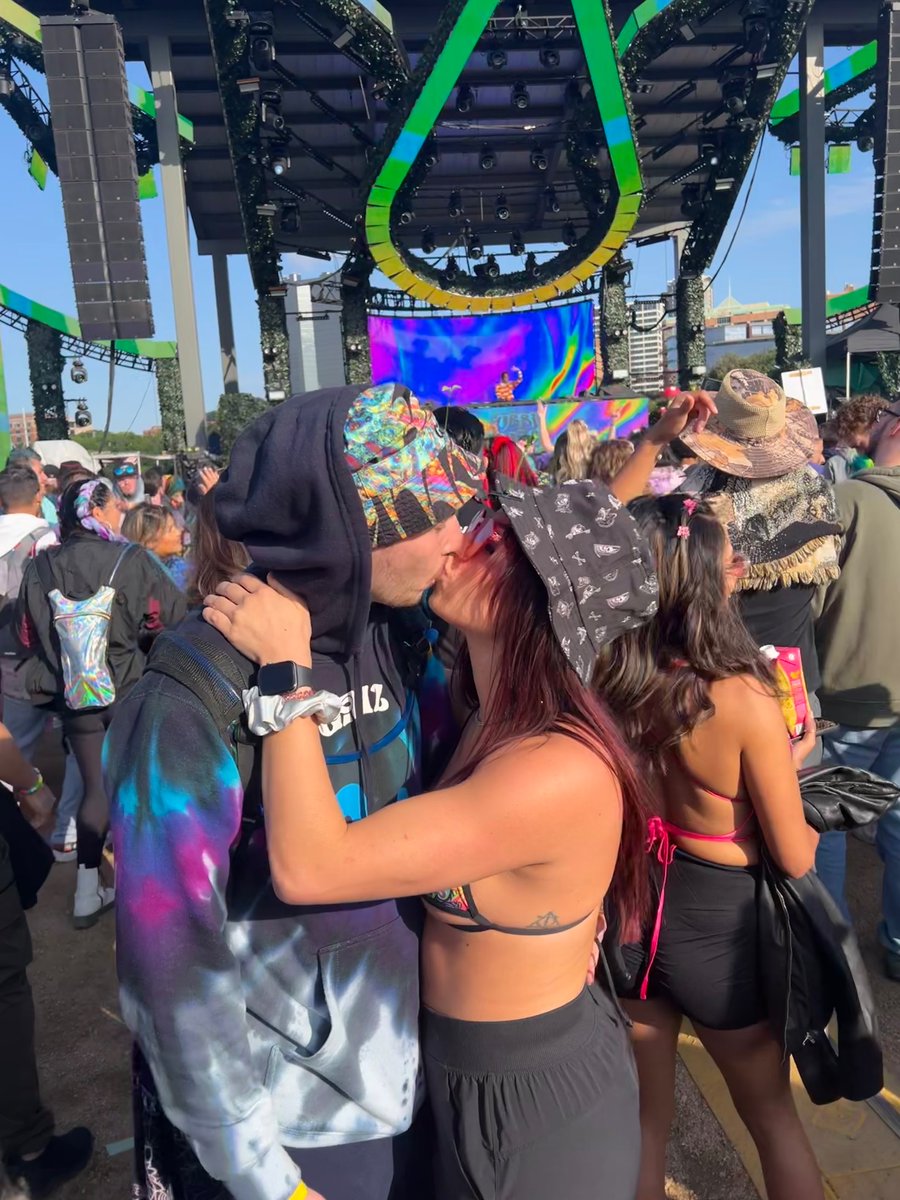 mallory_basco's tweet photo. Found me rave bae https://t.co/XnXvxfTaGE