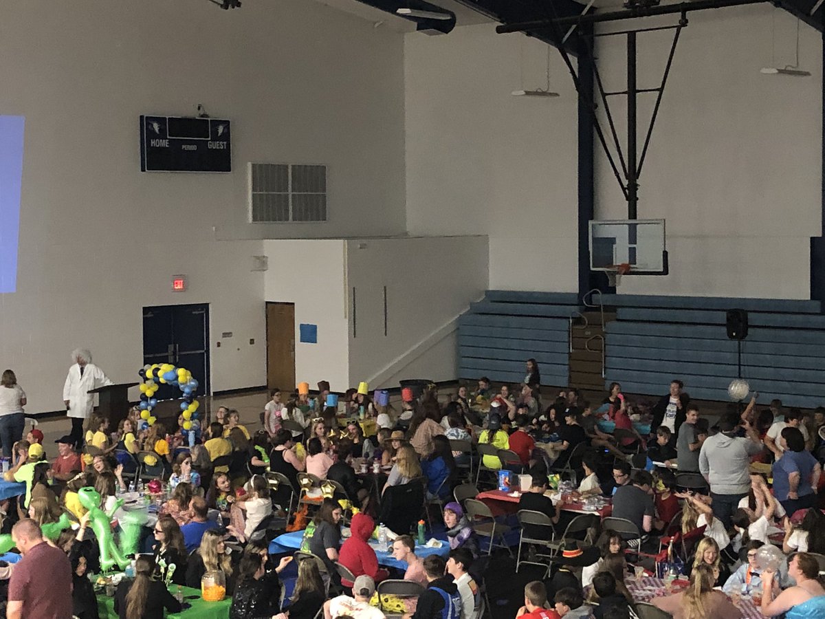 DanbyRT's tweet image. Trivia Day is a big hit again! Thank you staff for all your help and a huge thank you to Mrs. Duepner for organizing everything!