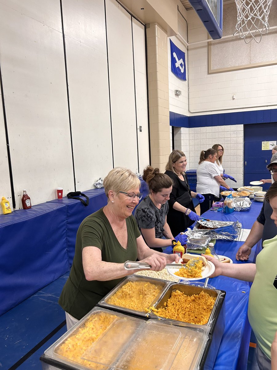 Another successful hot lunch at Prince Arthur! 🌭 Thanks to our amazing staff and SCC for all of the help. #learningtogether #panthers