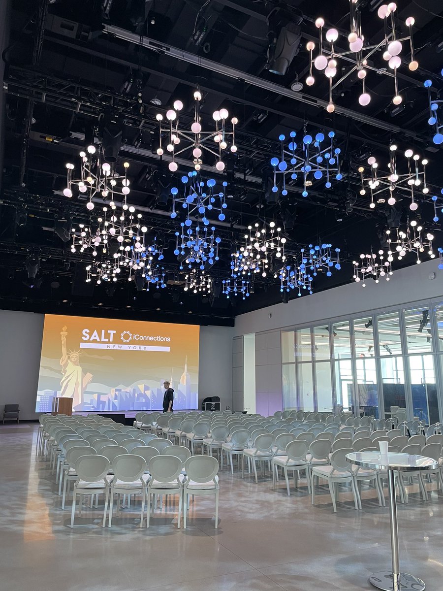 iconnections_io's tweet photo. ✨Behind the scenes magic! An exclusive sneak peak into the dedicated staff setting up SALT iConnections New York before it opens its doors to the public! @SALTConference #capintro #finance https://t.co/Wz4gSRbPa9