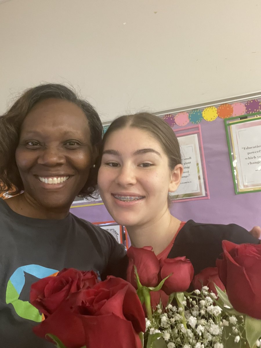 When it’s not a special occasion and your student brings you a smile with flowers @NCCA_Covington 🌺🤗
#igettoteach #ibuildleaders #classof2023 #ncssbethebest #futurehealthcare