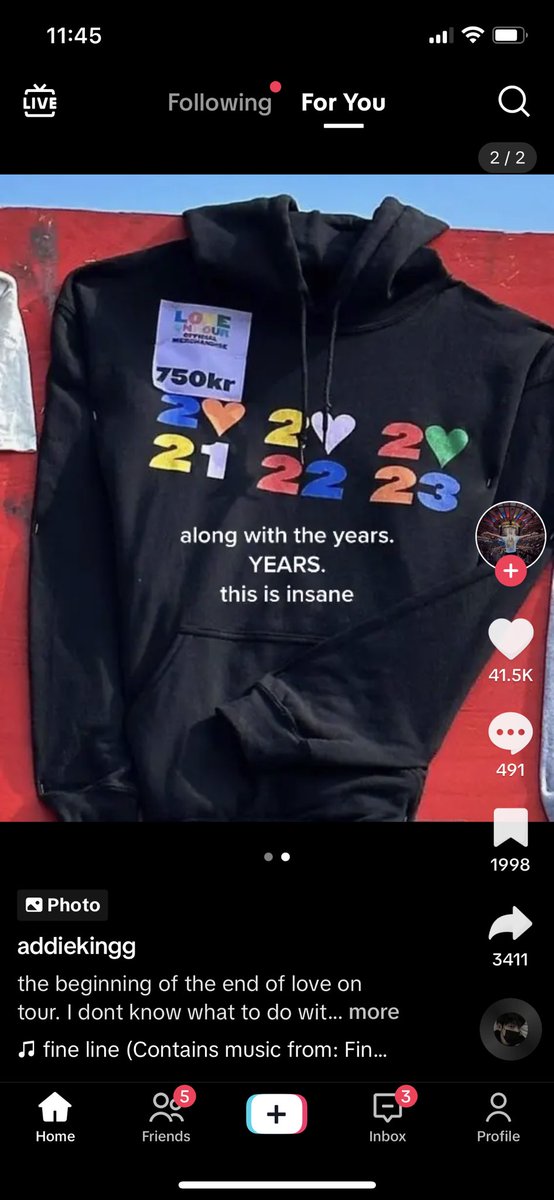 jeansmemes's tweet photo. WHO is going to the European shows and can get me this hoodie ??? Pls🙏🏼 https://t.co/yNDbbaJise