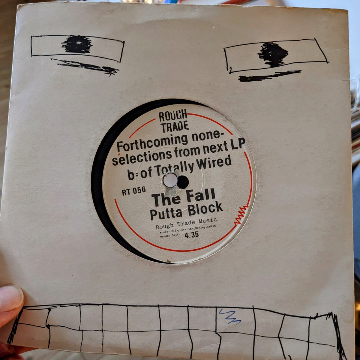 simonsone's tweet photo. My #45Single random selection number 3!
The Fall's Totally Wired 1980 on @RoughTrade 'Forthcoming non-selections from the next LP' always makes me laugh! ๐
#single45 #vinyl #TheFall #vinylcollection https://t.co/QPqapRiXjb