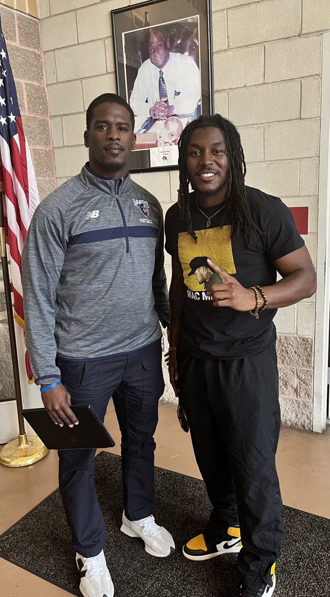 Coach Luck (@coachlucklbu) on Twitter photo Shoutout to <a href="/PBrown_2/">Pushaun Brown</a> & <a href="/BlackBearsFB/">Maine Football</a> for stopping by and seeing our guys at <a href="/WeequahicHSFB/">Weequahic Football</a>🟠🟤🪶🏈 #IndianPride #IndianRun #FearTheSpear <a href="/coachwatsonIV/">Carl Watson</a> <a href="/nps_weequahic/">Weequahic High School</a> <a href="/CoachMac7979/">Sameeh McDonald</a> <a href="/ElijahMotley_3/">Elijah Motley</a> <a href="/_boog5/">Tyheed “Boog” Simmons</a> <a href="/Marsh_Rashawn/">Rashawn “Shady” Marshall</a> <a href="/lsingleton_14/">Leroy “JetMan” Singleton</a> <a href="/ManMan6k/">Emmanuel Asante</a> <a href="/ihsim1/">Ihsim “Golden Child” Smith-Marsette</a> Shoutout to <a href="/PBrown_2/">Pushaun Brown</a> & <a href="/BlackBearsFB/">Maine Football</a> for stopping by and seeing our guys at <a href="/WeequahicHSFB/">Weequahic Football</a>🟠🟤🪶🏈 #IndianPride #IndianRun #FearTheSpear <a href="/coachwatsonIV/">Carl Watson</a> <a href="/nps_weequahic/">Weequahic High School</a> <a href="/CoachMac7979/">Sameeh McDonald</a> <a href="/ElijahMotley_3/">Elijah Motley</a> <a href="/_boog5/">Tyheed “Boog” Simmons</a> <a href="/Marsh_Rashawn/">Rashawn “Shady” Marshall</a> <a href="/lsingleton_14/">Leroy “JetMan” Singleton</a> <a href="/ManMan6k/">Emmanuel Asante</a> <a href="/ihsim1/">Ihsim “Golden Child” Smith-Marsette</a>