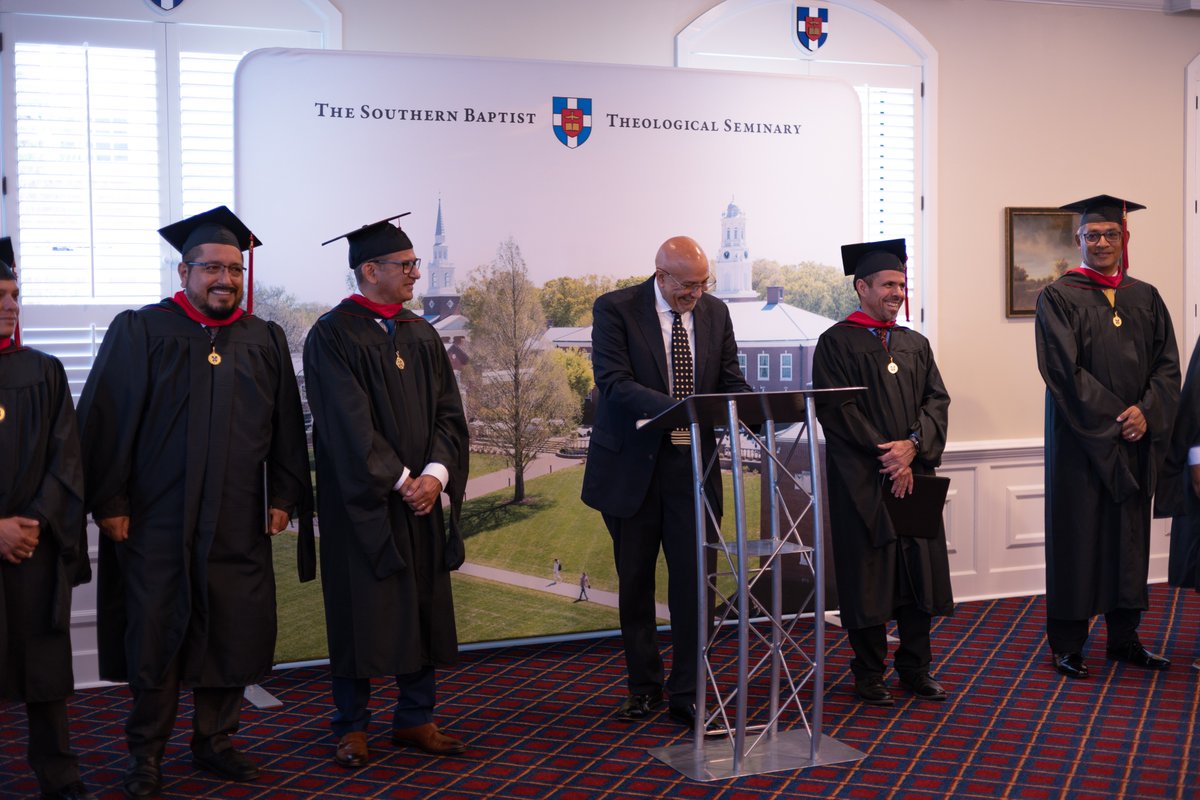 SBTS_Hispanos's tweet photo. Este pasado viernes, tuvimos la oportunidad de celebrar en grande nuestra fiesta de graduación del #SBTShispanos. En esta oportunidad 24 de nuestros estudiantes se graduaron de diferentes concentraciones.

Apúrate, tambien queremos celebrar junto a tí. (1/4)
#SBTSgraduation https://t.co/T1IchGvBeC