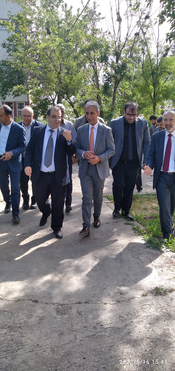 SiverekMYO's tweet photo. Sayın vekilimiz @ProfDrDusak , rektör yardımcımız @NihatDenek ve genel sekreterimiz @zubeyirzorlu okulumuza ziyarette bulunarak taleplerimizi aldılar. Öğrencilerimizin barınma ihtiyaçları ve kampüsümüzün geliştirilmesi konusunda desteklerini ifade ettiler. https://t.co/HIMlXfgtG0