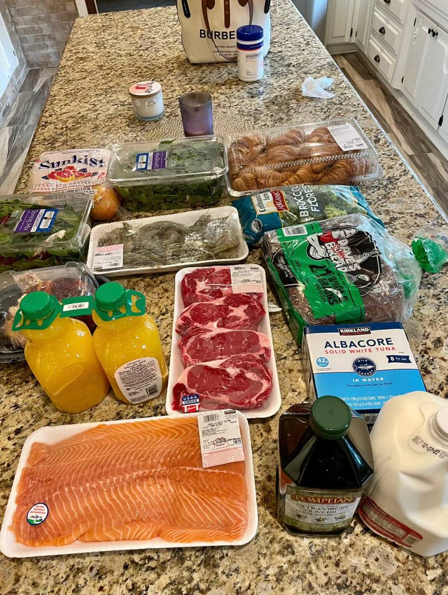 ConnorRaylee's tweet image. i like to keep the fridge full