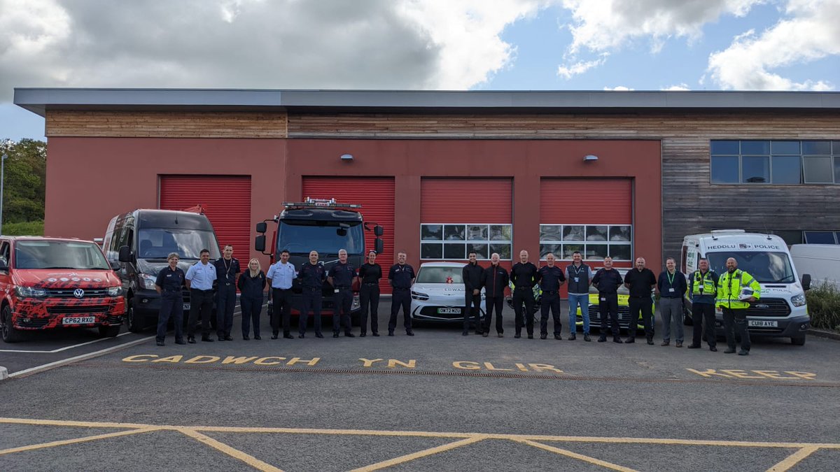 South Wales Fire and Rescue Service tweet media