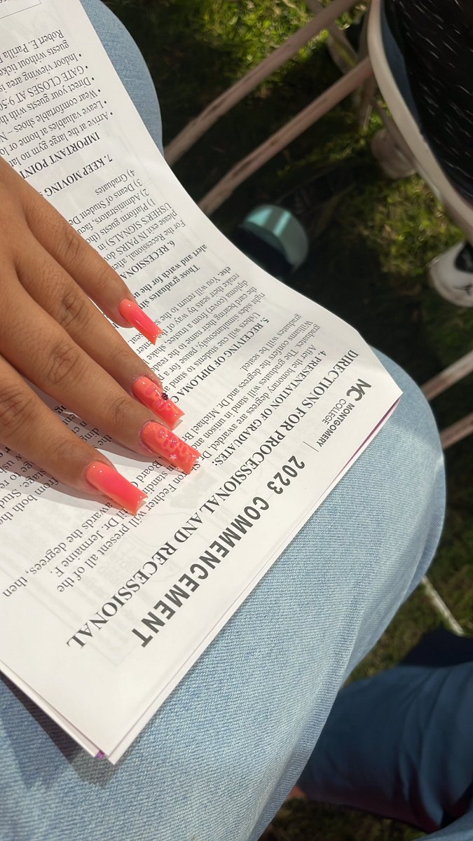 LucyAlexLuna's tweet photo. Nails snatched #MCgrad2023 https://t.co/Oy3gwu1Vj5
