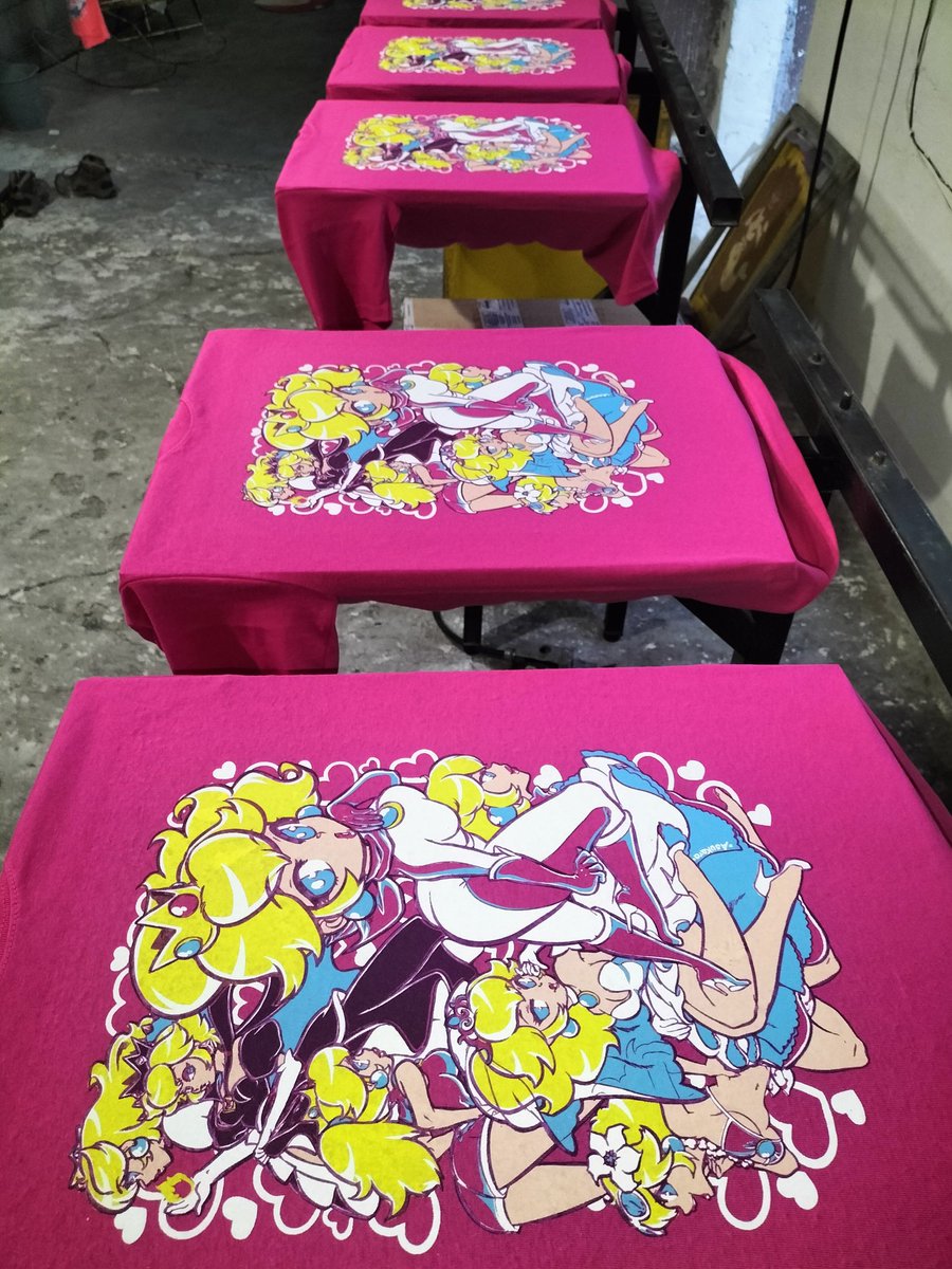 Loftcraftt's tweet photo. Tiraje a 5 tintas para @Asukara_Master de su diseño de Peach 👑🍄 🐙
#serigrafia #screenprint #SuperMarioMovie #SuperMarioBrosMovie #PrincessPeach #Peaches #peach #Nintendo #princesapeach #Shirt #mariokart #princess #streetwear #Princesa #videogames #videojuegos #MarioBrosMovie https://t.co/6u1PmpmFyG