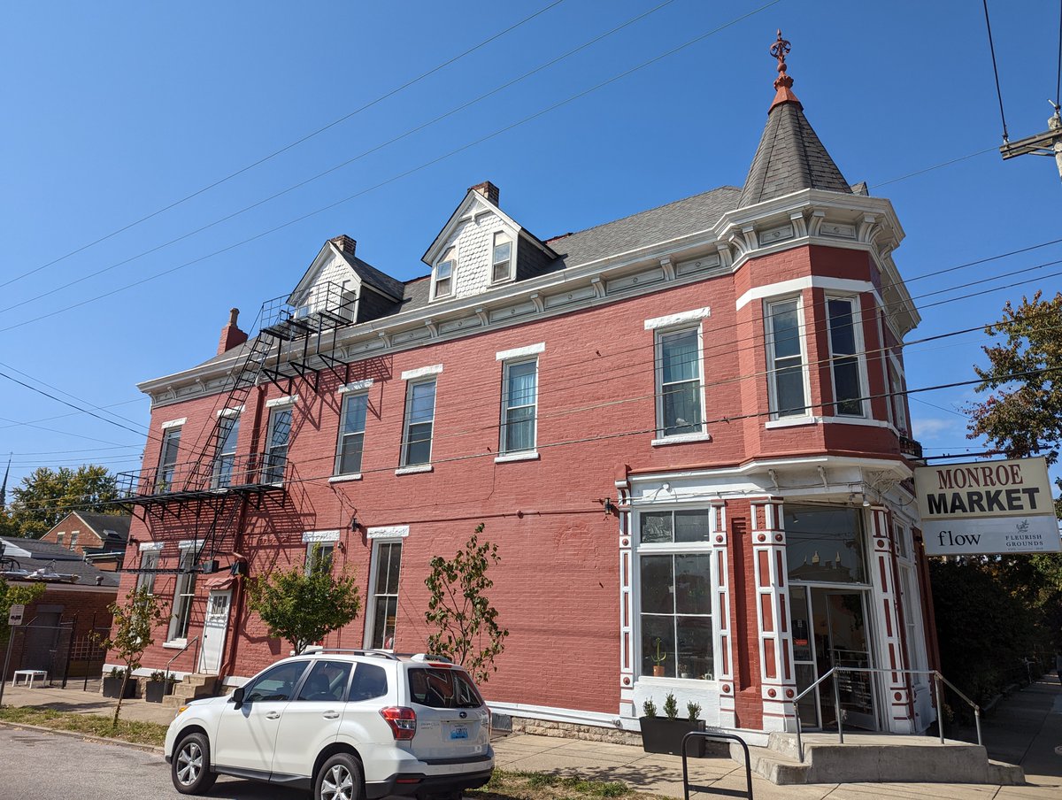 HOMEARAMA2023's tweet photo. The #MansionHill + #EastRow historic districts in the @CityofNewportKY are blessed with some of the finest Victorian, Italianate + Queen Anne design (still intact!) throughout the U.S.
props to #TurretTuesday stalwarts @JoshLipnick @Chaswied @53viroqua @ChickenJoeSTL @TimStarry https://t.co/Emlk6iw7YG
