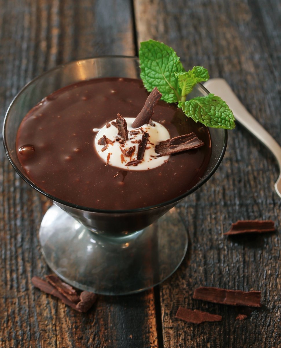 For an easy and impressive end to any meal, this recipe for Mexican Chocolate Pots du Crème will hit it out of the park.

Grab the recipe: blog.sousvidesupreme.com/2015/04/mexica…