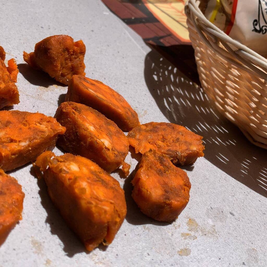 HanniMartiniii's tweet photo. For us #foodporn looks like little bites of delicious, soft iberian piggy, served on a piece of grease proof paper… tell us we’re wrong! https://t.co/2ZcUiuurTV https://t.co/Ok10JJUsPu
