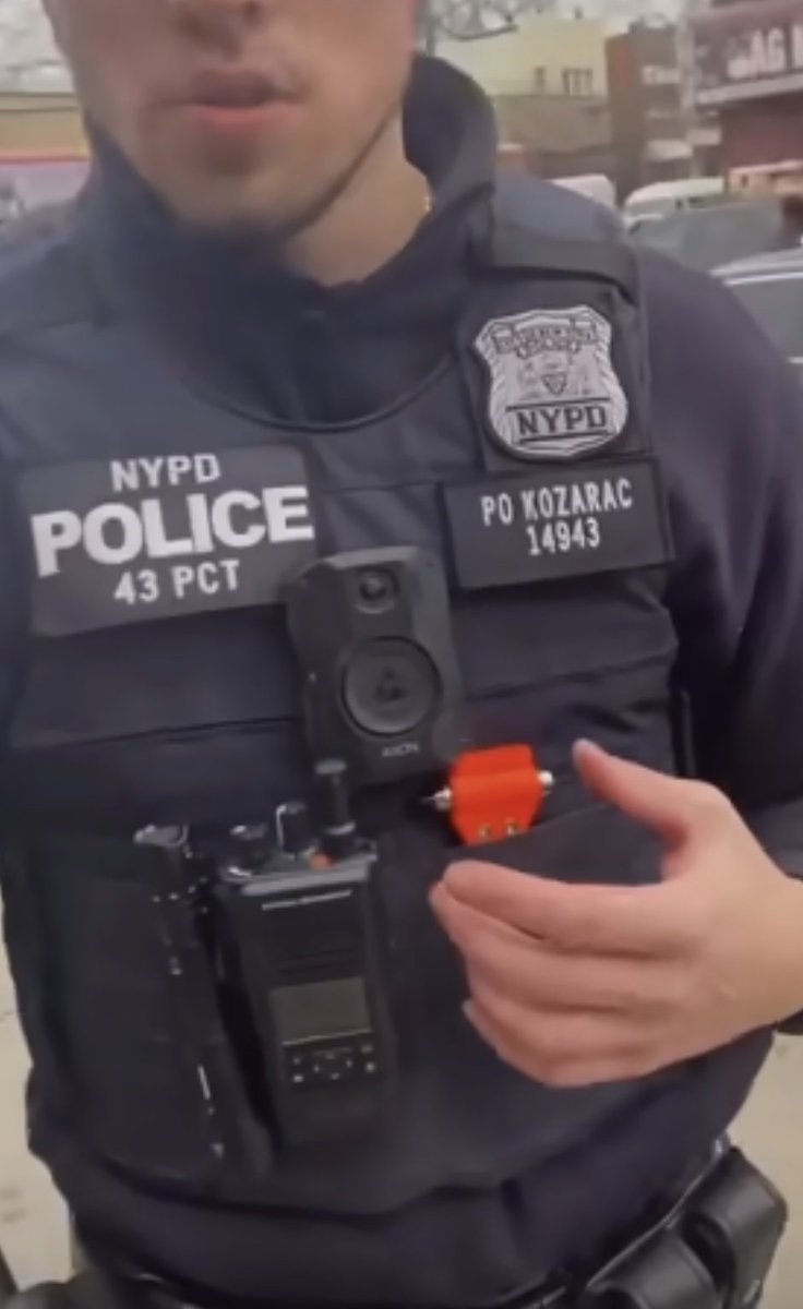 andrewman88's tweet photo. @NYPD43Pct The officers are pulling up to stop and frisk law-abiding citizens. https://t.co/b3E1i68mP3