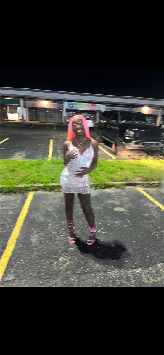 ari_xoxo7's tweet image. I want her in the worst way, plus I just found out its her birthday🥳😌💖