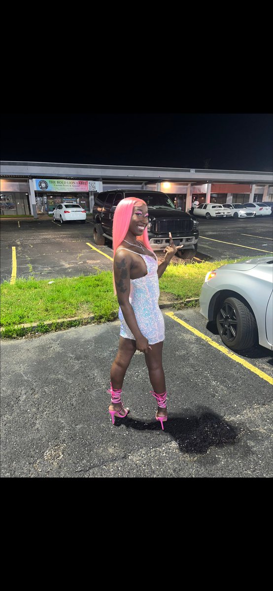 ari_xoxo7's tweet image. I want her in the worst way, plus I just found out its her birthday🥳😌💖