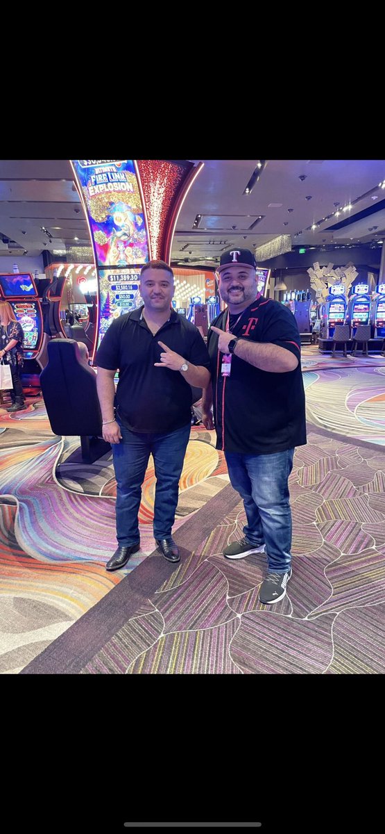 jahazielrios70's tweet photo. Ríos Brothers back it in Vegas !!

#WinnersCircle 
#vegas
#Tmobile https://t.co/mp9ok4XCcQ