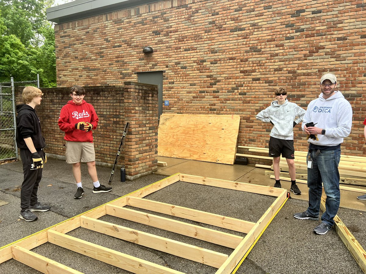 WarriorsBEyond's tweet photo. Can you build it? Yes, we can! Is just getting started! So excited to see what these students and teachers build this week! #MariemontExperience #Intersession23 #MHSBEyond https://t.co/kNrDjHaX0J