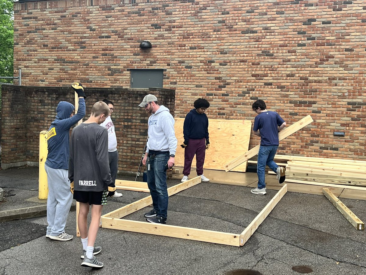 WarriorsBEyond's tweet photo. Can you build it? Yes, we can! Is just getting started! So excited to see what these students and teachers build this week! #MariemontExperience #Intersession23 #MHSBEyond https://t.co/kNrDjHaX0J