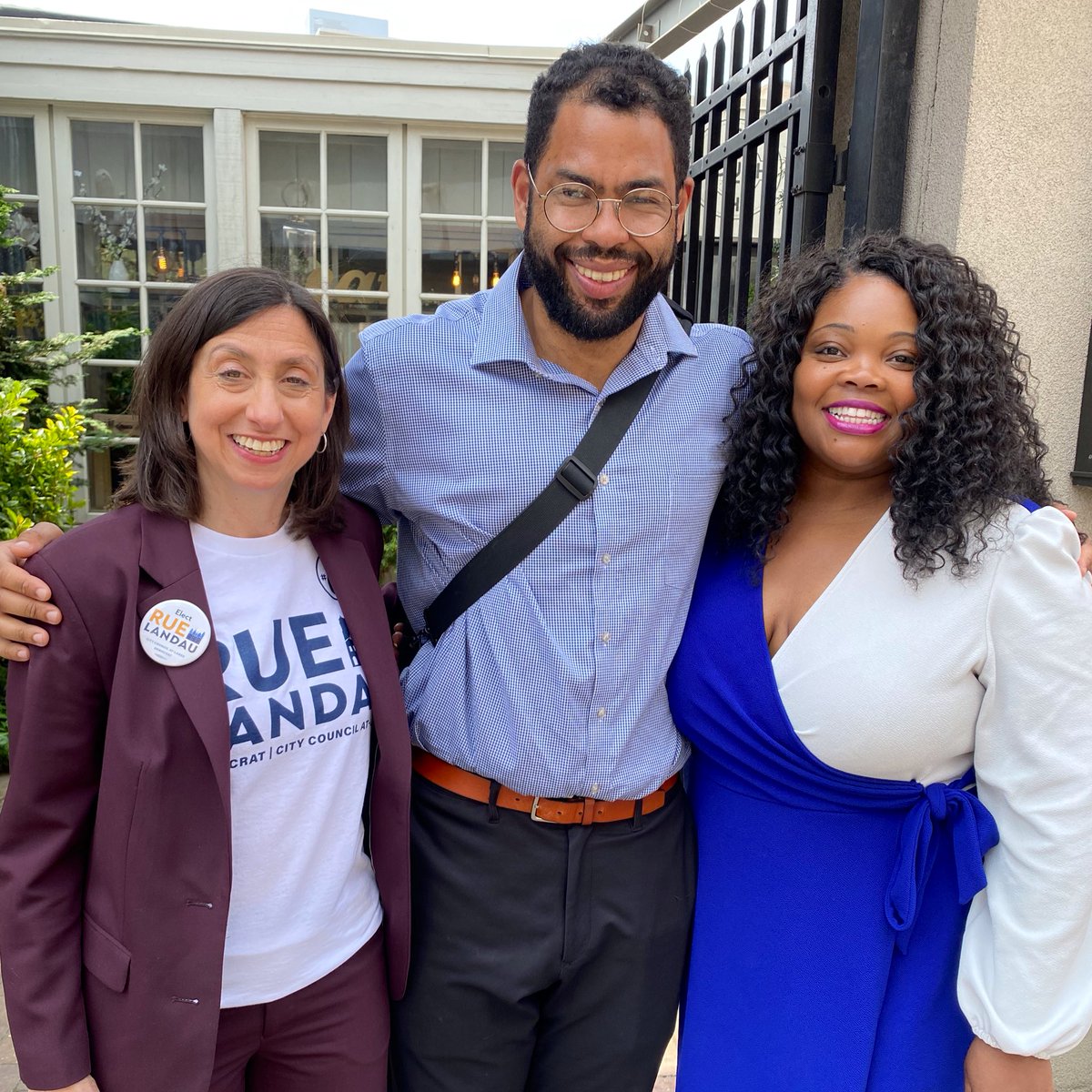 Kathy_Gilmore's tweet photo. @Rue_Landau 💙
@RickforPhilly 💙
#VoteKathyForPhilly
#PushButton75
#MomsGetTheJobDone https://t.co/iiYSde1XcV