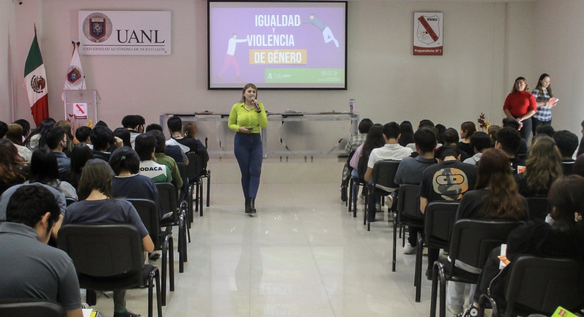 <a href="/ApodacaOficial/">Gobierno de Apodaca</a> en coordinación <a href="/Prepa1UANL/">Preparatoria 1 UANL</a> ha capacitado a 6 mil 500 alumnos en tema de viole cía de género <a href="/uanl/">UANL</a> <a href="/mexnewz/">MexNews Digital </a> <a href="/cesargarzav/">CESAR GARZA</a> <a href="/VecinosApodaca/">@VecinosApodaca</a> <a href="/SSP_Apodaca/">Policía de Apodaca</a> <a href="/Apodaca_News/">APODACA NEWS</a>