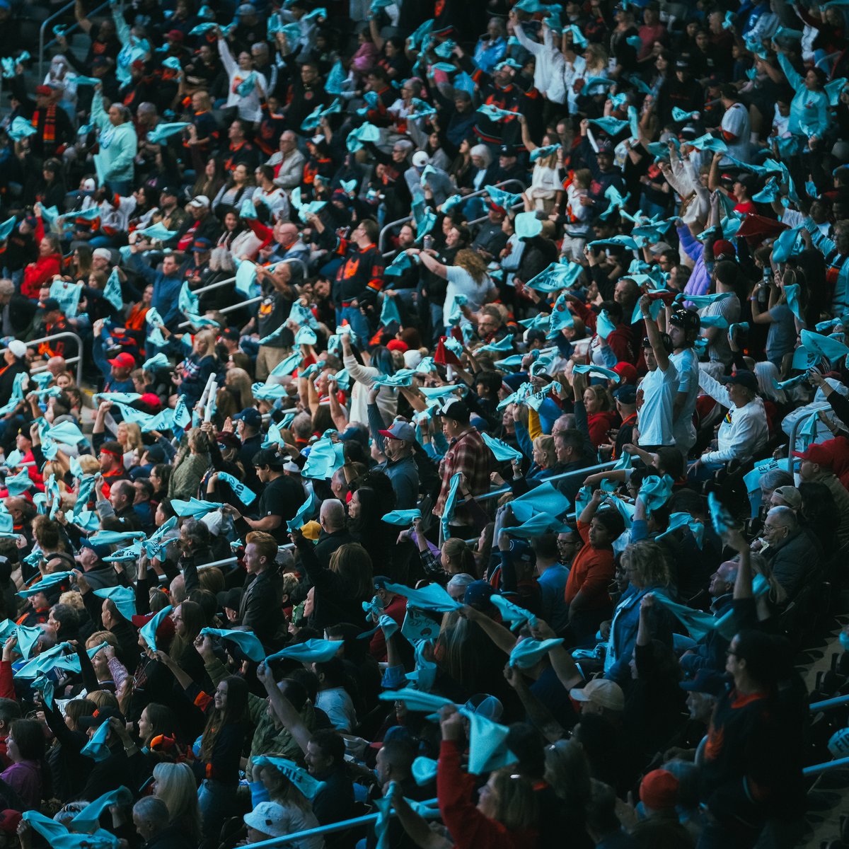 Firebirds's tweet image. OUR FANS SHOW UP 🤩 
and don't leave even when we are playing until midnight 🥹 much love for you Coachella Valley #FiredUp 

@AcrisureArena