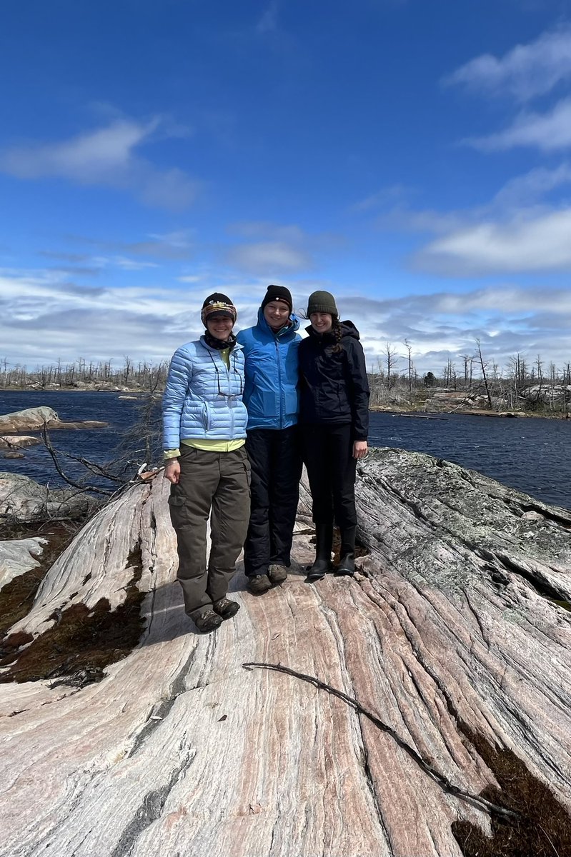 peatofmind's tweet image. Moss regeneration and restoration research with the @McMasterScience iSci “generations trio team”. All current or former iSci students.

BSc @EmmaTutt29, MSc Maia Moore, and PhD @KyraLSimone 

#ParrySound33
#PeatTwitter
#GeorgianBay